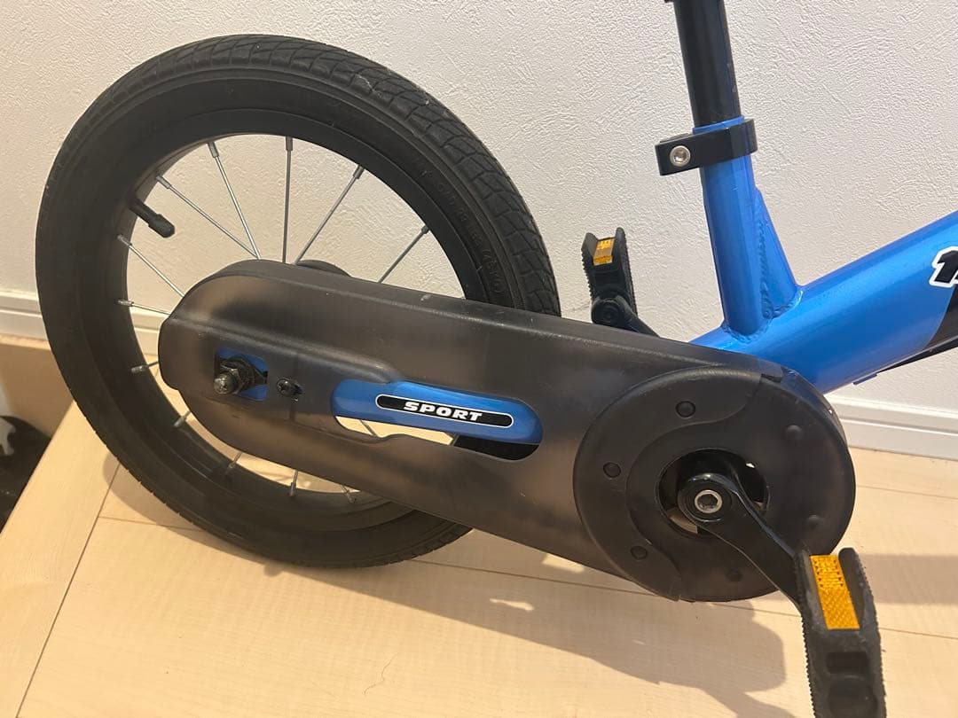 人気　ストライダー 14x 青　bernヘルメット付き　幼児自転車　子供