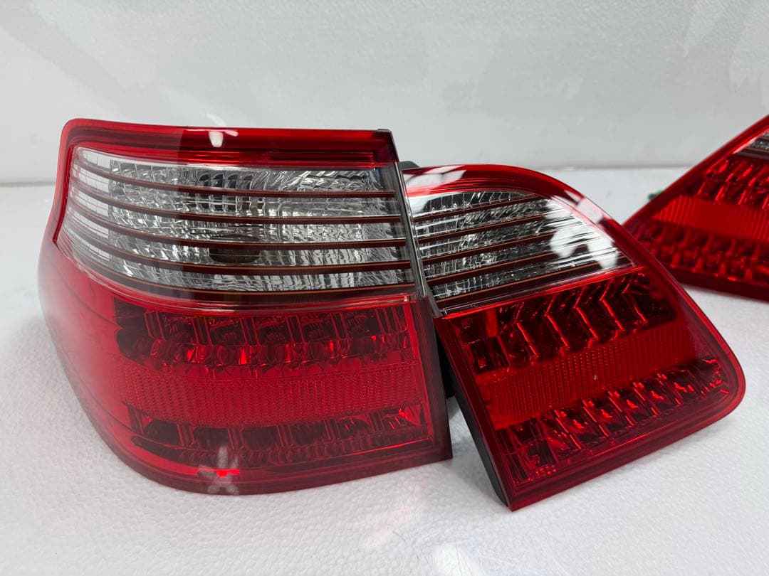 中古　トヨタ　クラウン 後期 純正 LED テールランプ イチコ30-336