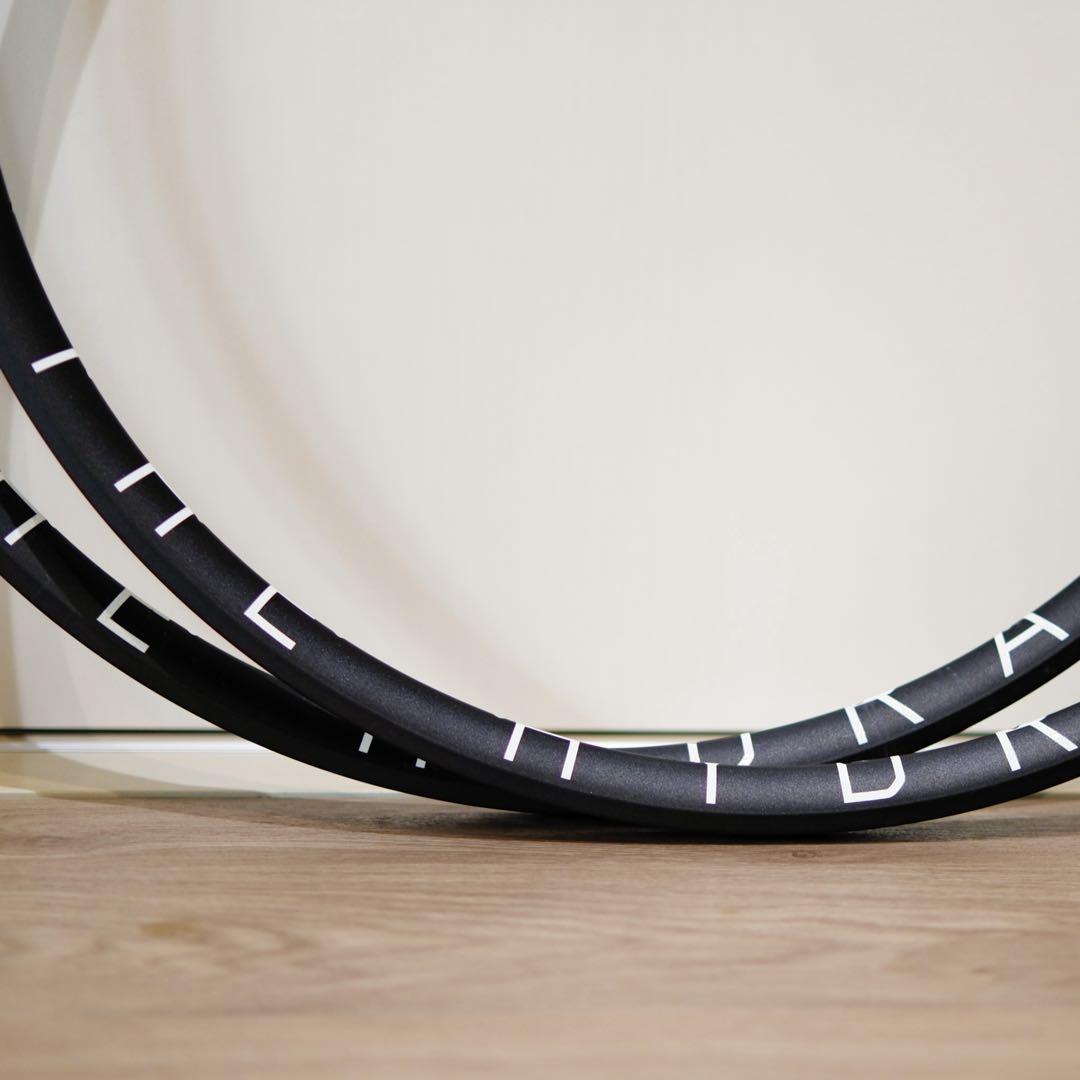 H PLUS SON THE HYDRA リム 28H