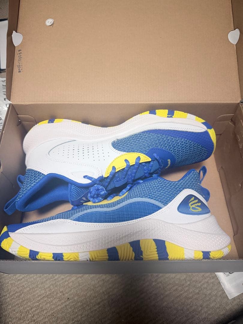 新品未使用／日本未発売 UNDER ARMOUR CURRY 3Z 24 カリー