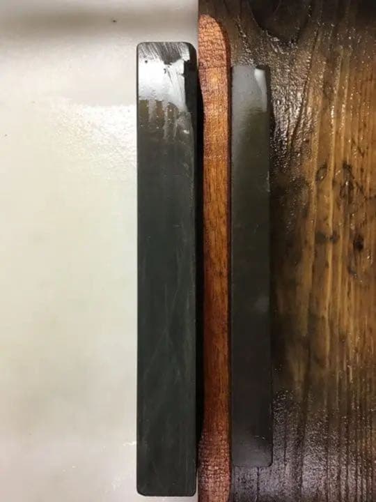 大判天然砥石(黒砥石)人造仕上げ砥石台座付き(黒砥石)