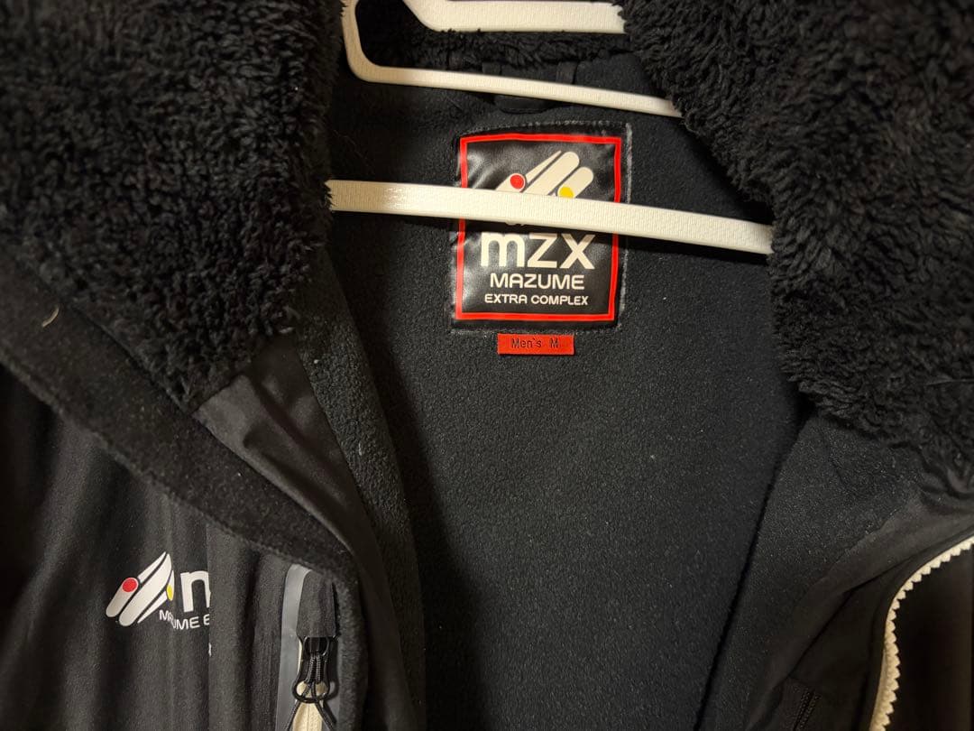 マヅメ mzx EXTRA COMPLEXフィッシングスーツ ブラックレッド M
