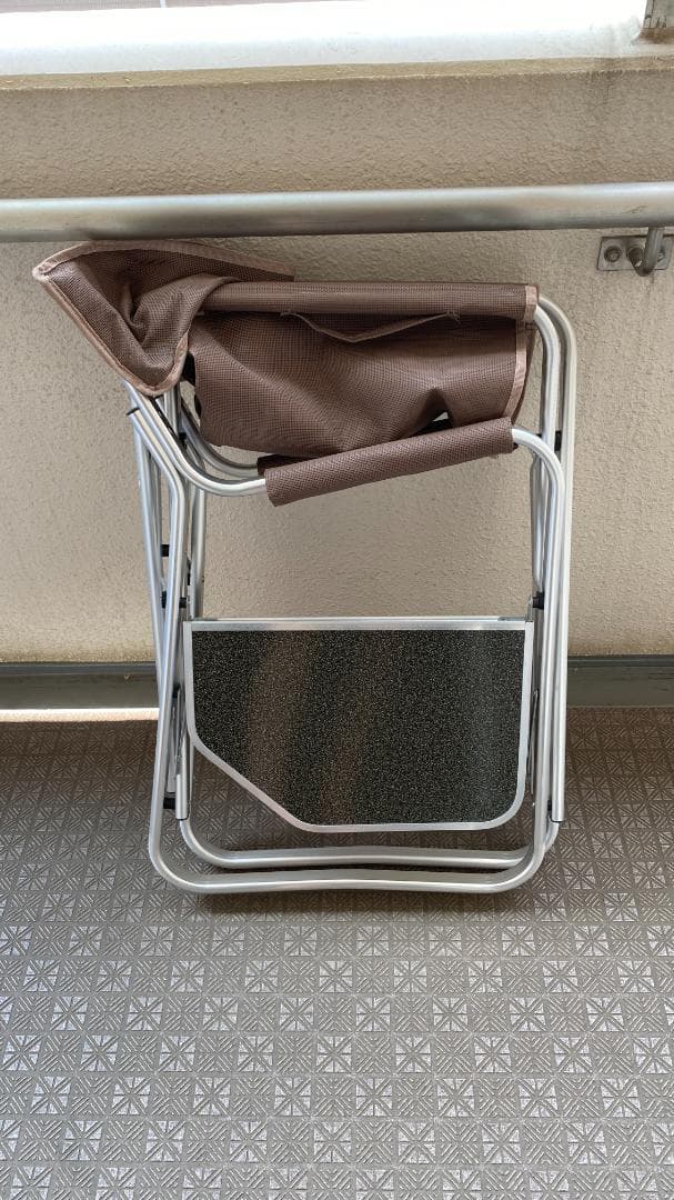 Coleman サイドテーブル付きアウトドアチェア