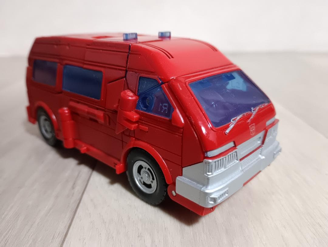 トランスフォーマー　スタジオシリーズ　SS-97　アイアンハイド