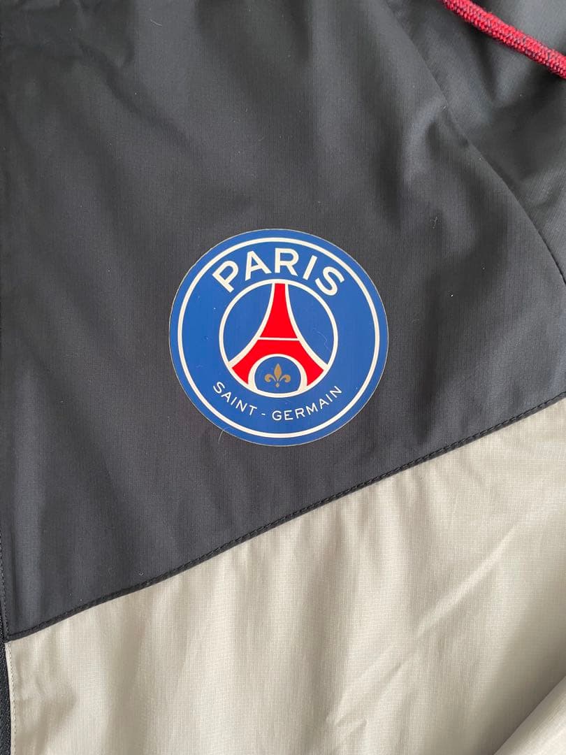 Nike Paris Saint-Germain ウィンドブレーカー