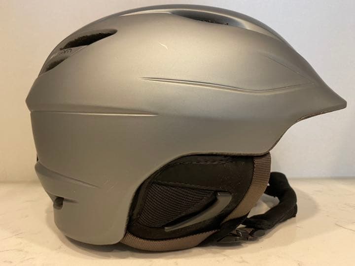 Giro社製 スキー・スノーボード用ヘルメット Lサイズ