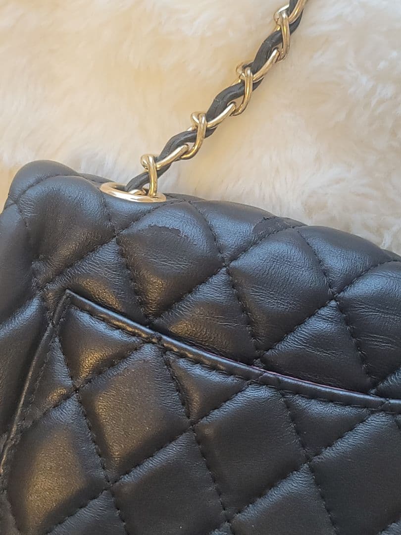 ノベルティ CHANEL 黒 キルティング ショルダーバッグ ミニマトラッセ
