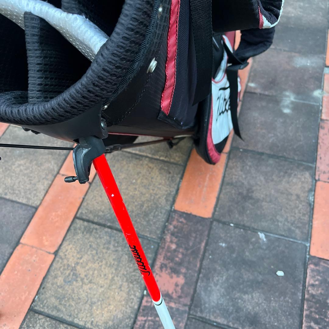 Titleist スタンドバッグ 黒/赤/白 軽量スタンドキャディバック