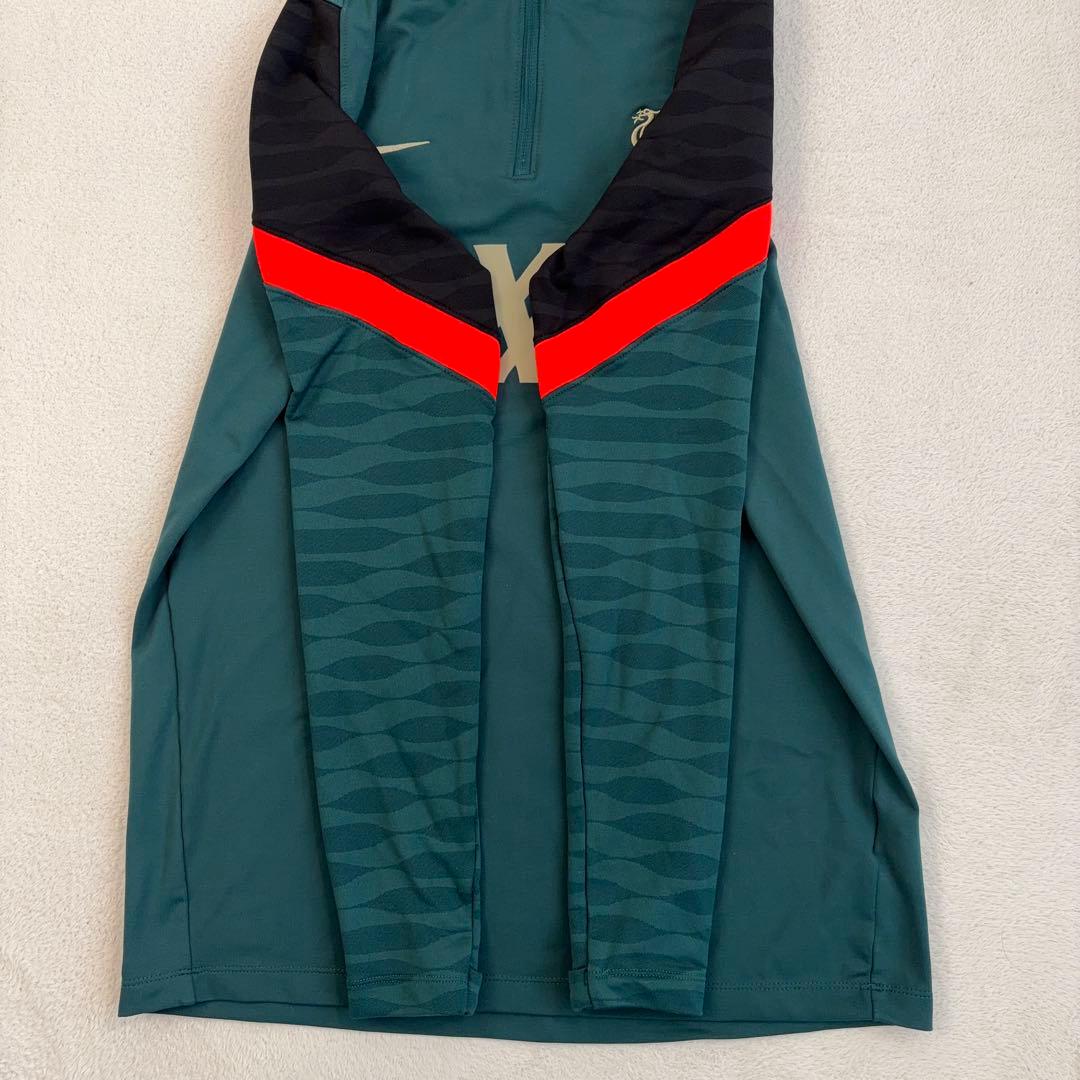 美品【NIKE】リバプール 21/22公式 ハーフジップ サッカーウェア 緑 M