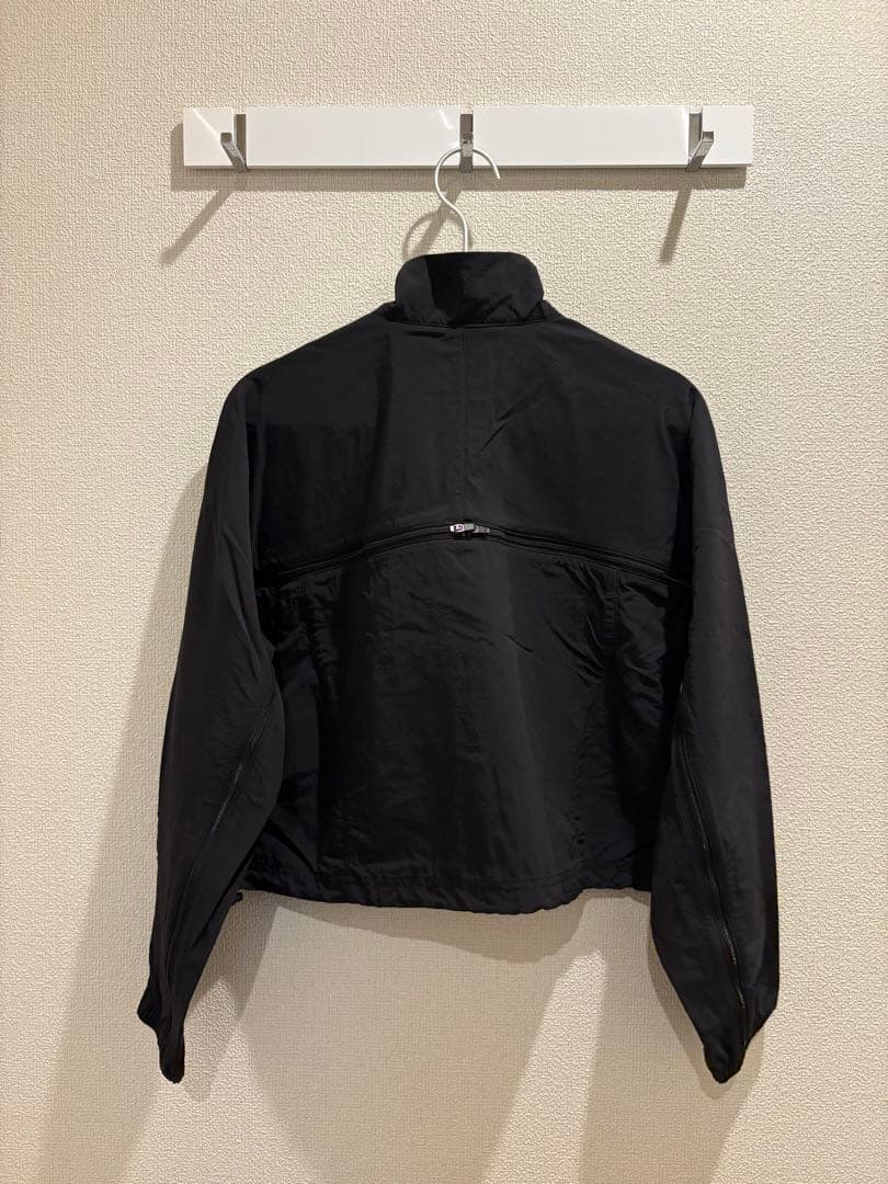 新品タグ付✨PUMA プーマ クロップド丈 ナイロンジャケット 黒 レディースS