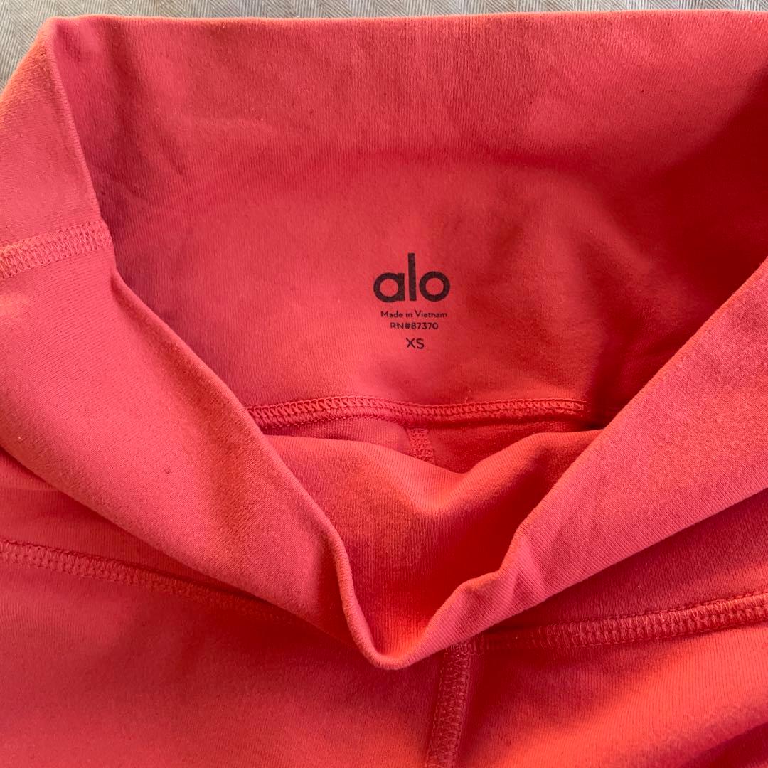 alo ピンク レギンス