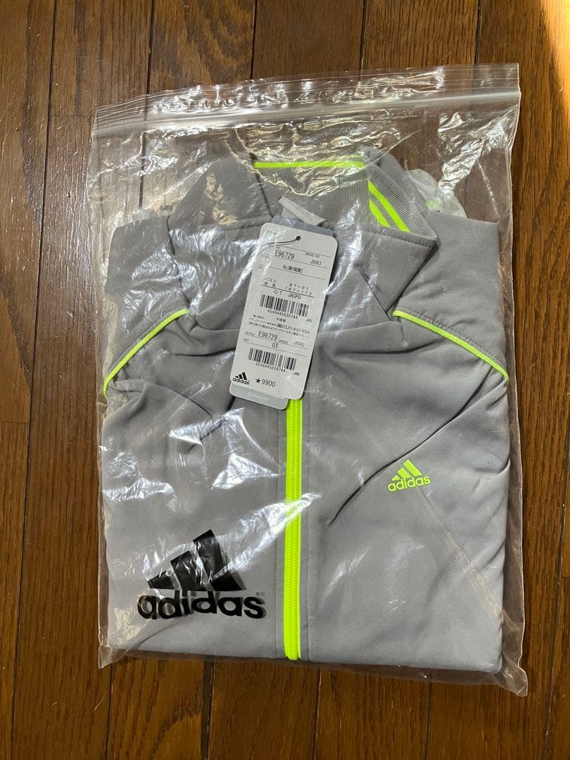 新品タグ付きadidas ジャージ　トレーニングウェア　上下 グレー OT