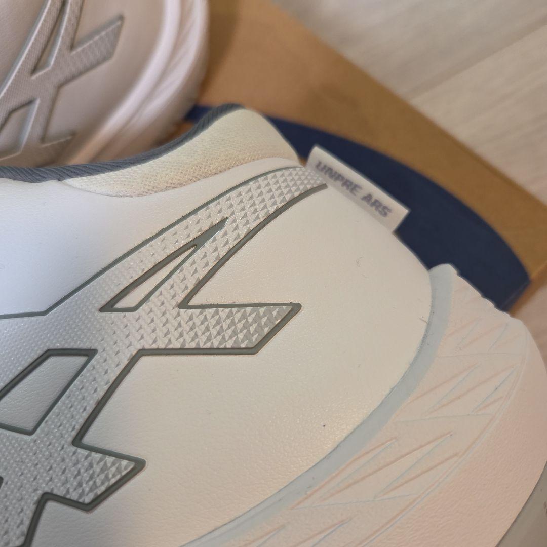 匿名発送　新品タグ付き　asics バスケットボールシューズ ホワイト/グレー