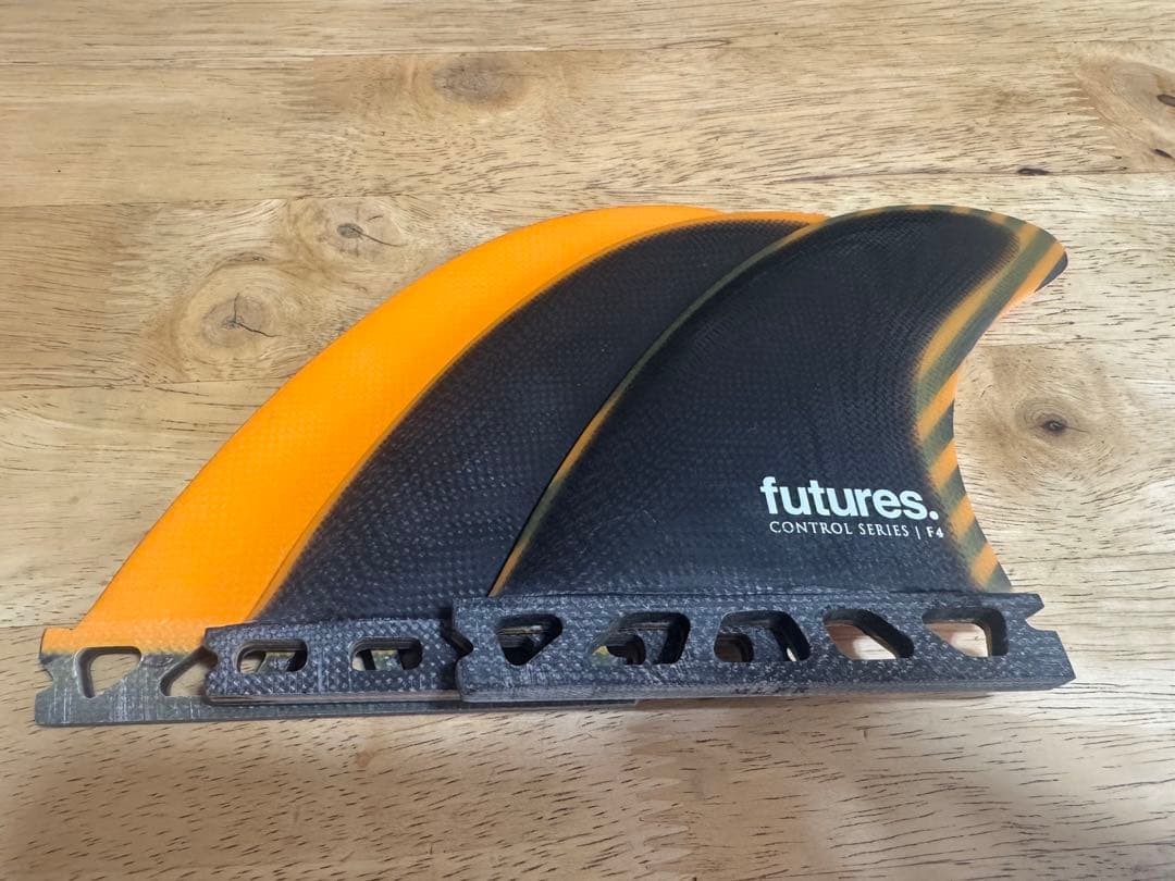 フューチャーフィン　futures fin トライフィン