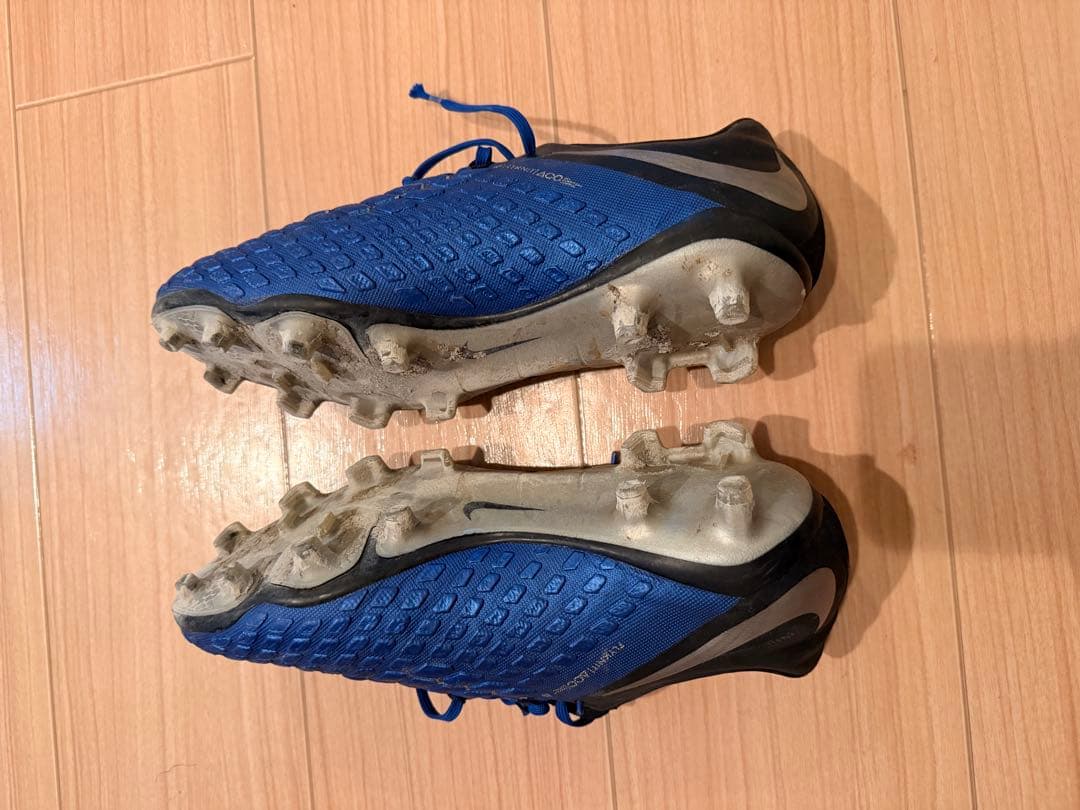 Nike サッカーシューズ スパイク 青インソールなし。