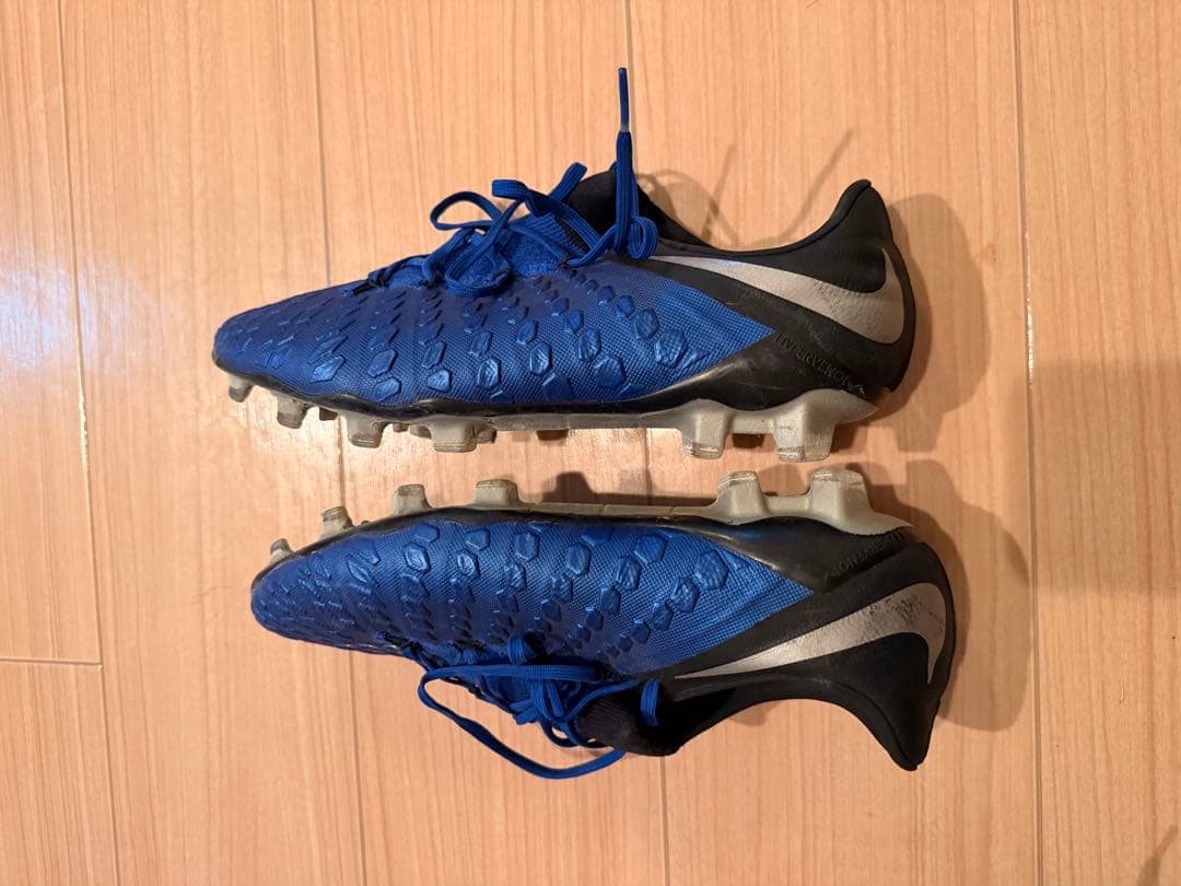 Nike サッカーシューズ スパイク 青インソールなし。