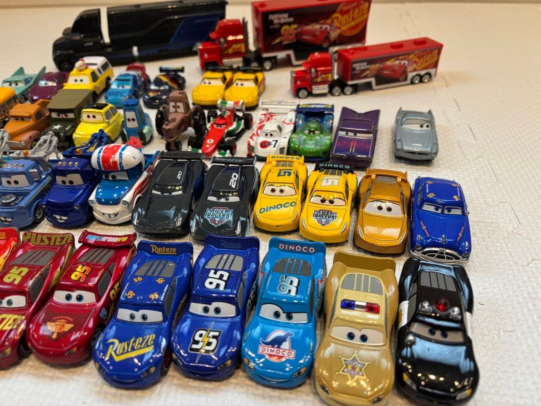 カーズ トミカ49台　まとめ売り　廃盤品あり