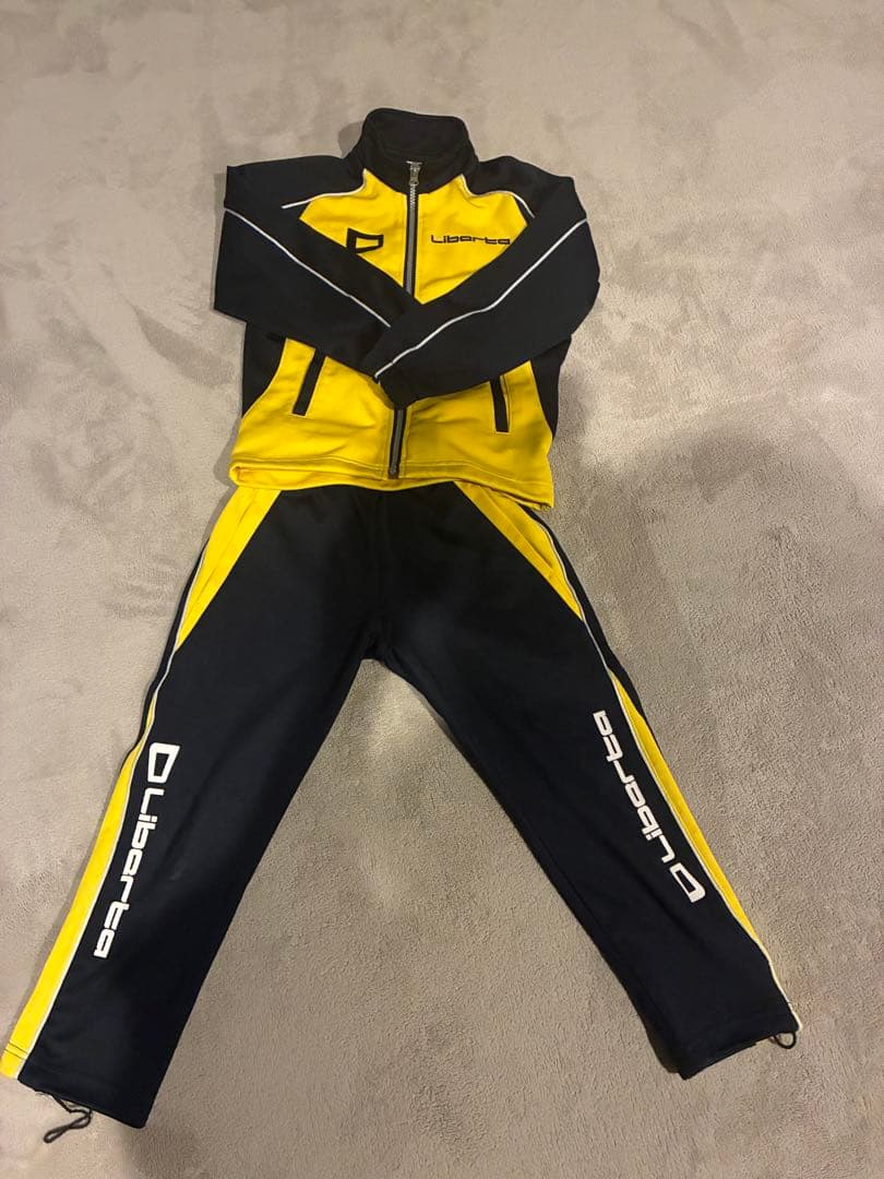 リベルタ　サッカー ジャージ 115cm 黒/黄　上下セット