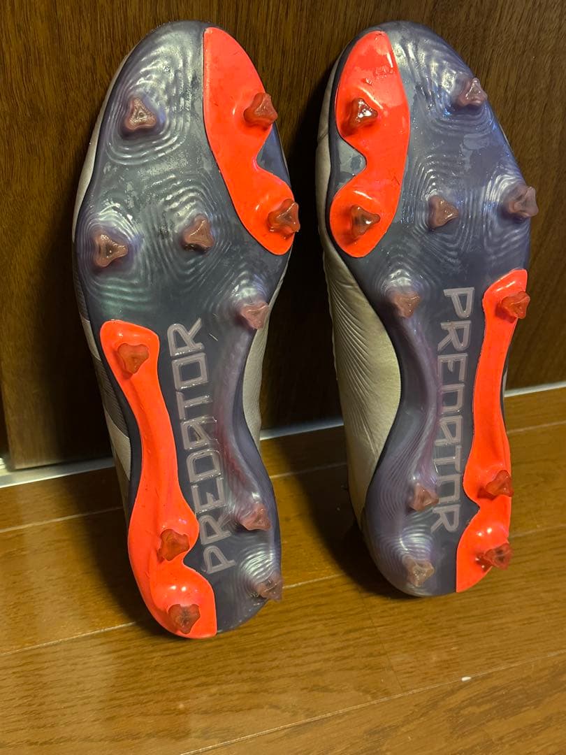 【値下げ】【美品】adidasプレデターELITE レースレス FG