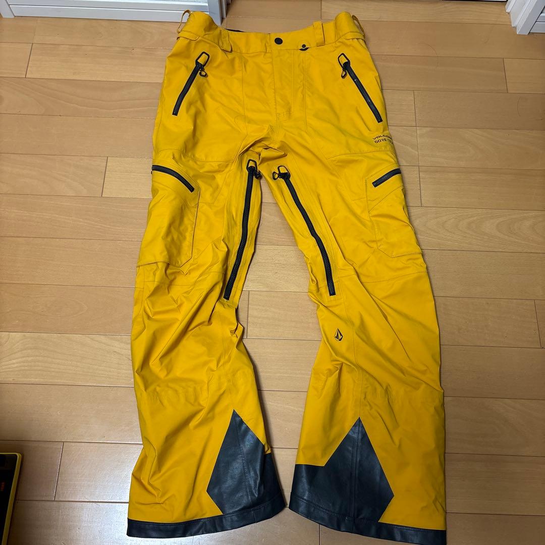 2*6様 美品VOLCOM GORE-TEX ボルコムブライアンイグチ　ウエア上