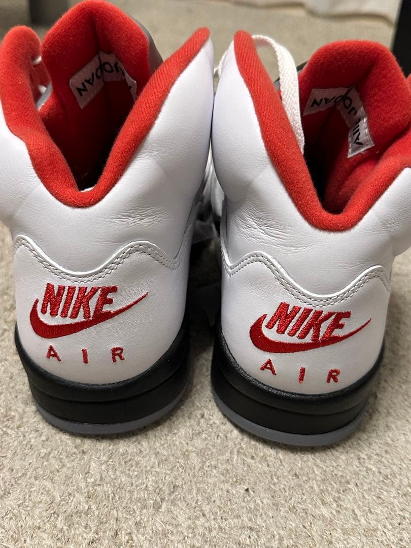 Air Jordan 5 レトロ