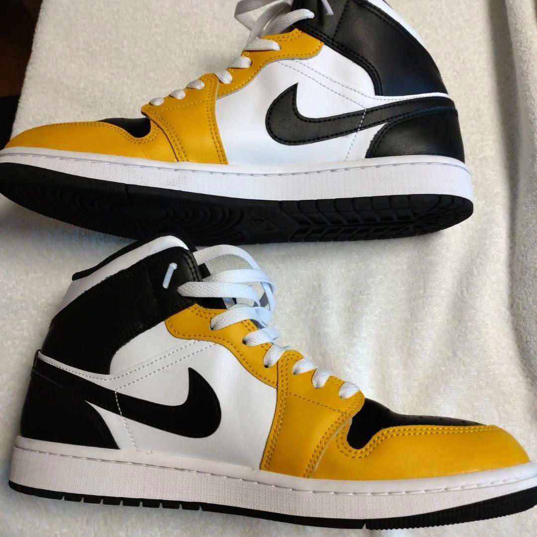 Air Jordan 1ミッドイエローブラックメンズスニーカー
