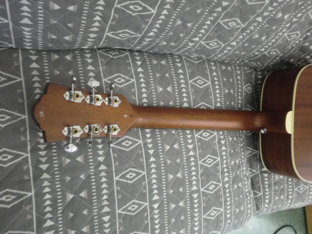 GUILD D-240E 美品 　値引中