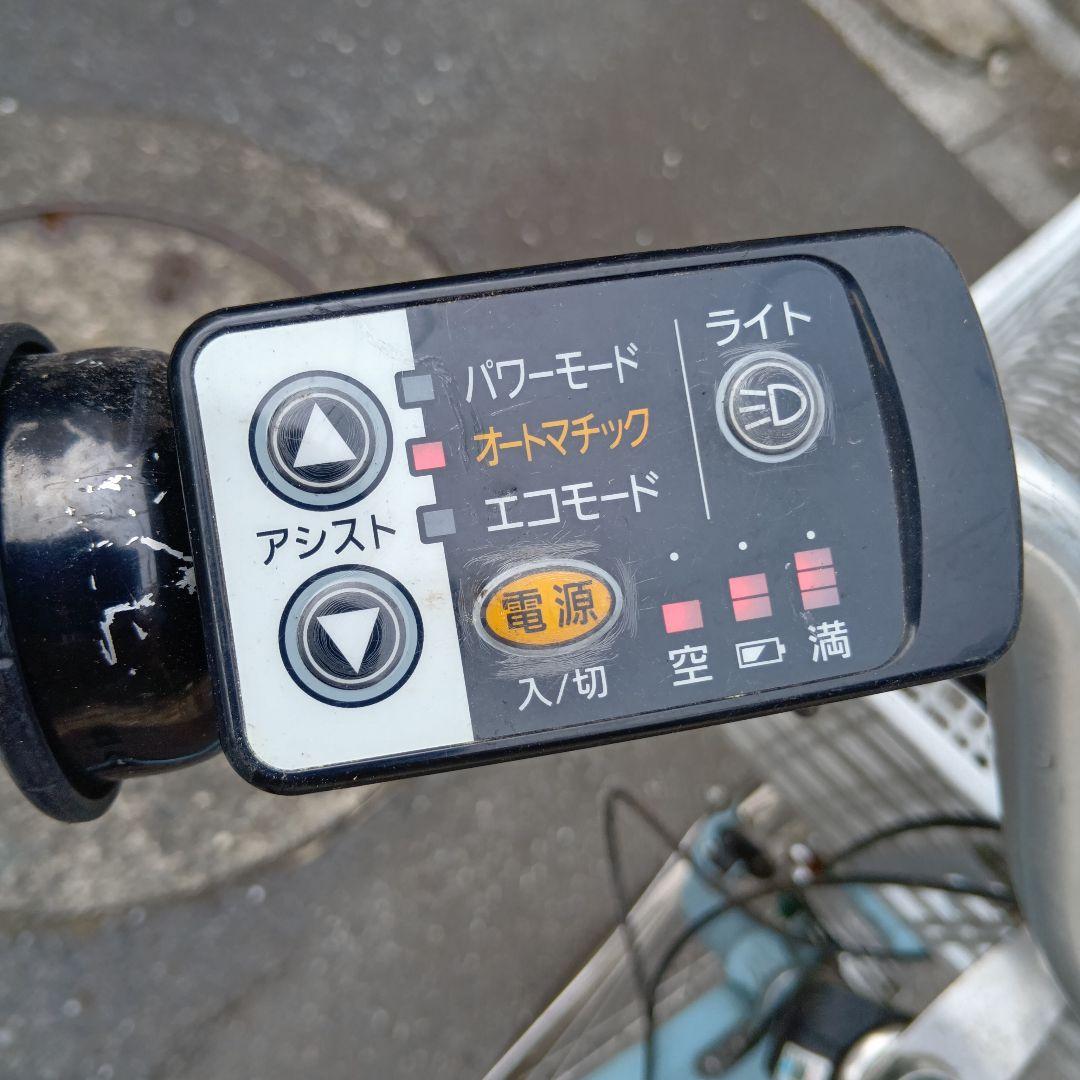 電動アシスト自転車 水色 前面バスケット付き