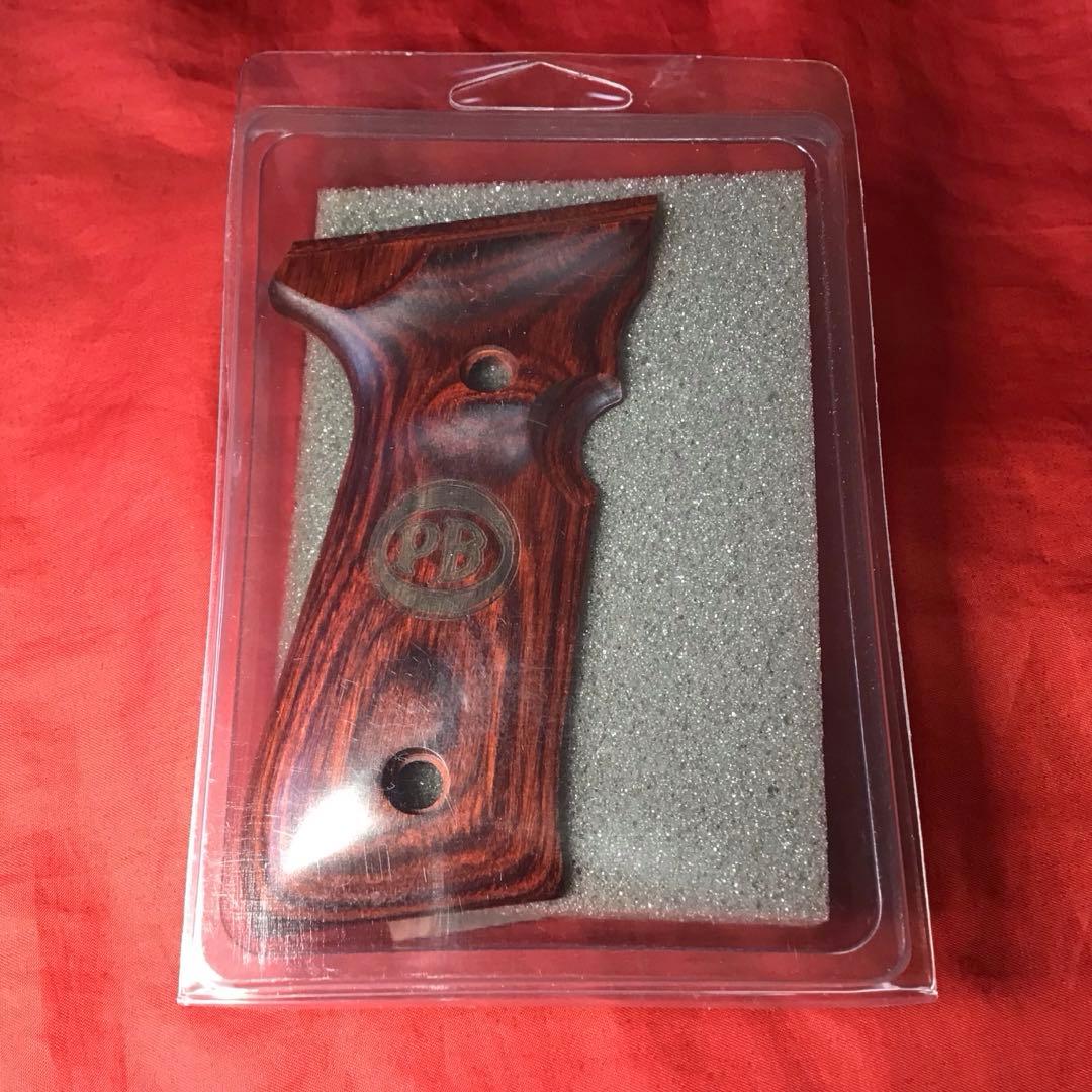 アルタモント製　実物M9/92FSロゴ入り木製グリップ　新品