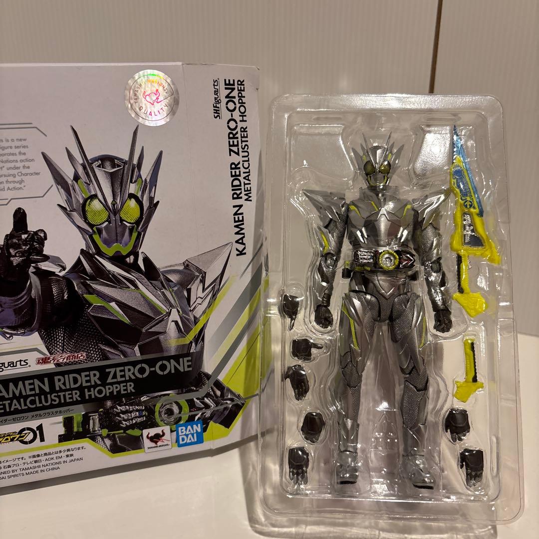 S.H.Figuarts 仮面ライダーゼロワン　メタルクラスタホッパー