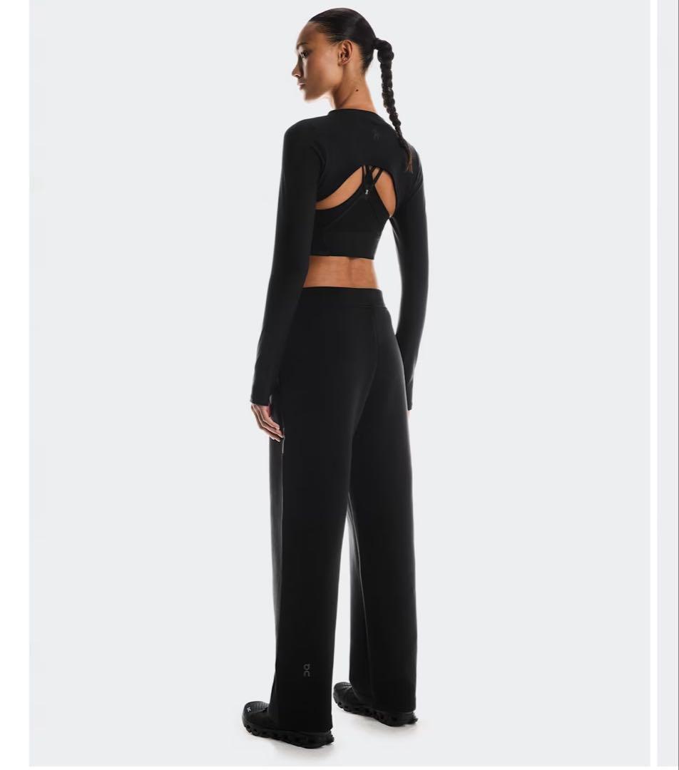 【美品】【新品】On Focus Tech Sweatpants