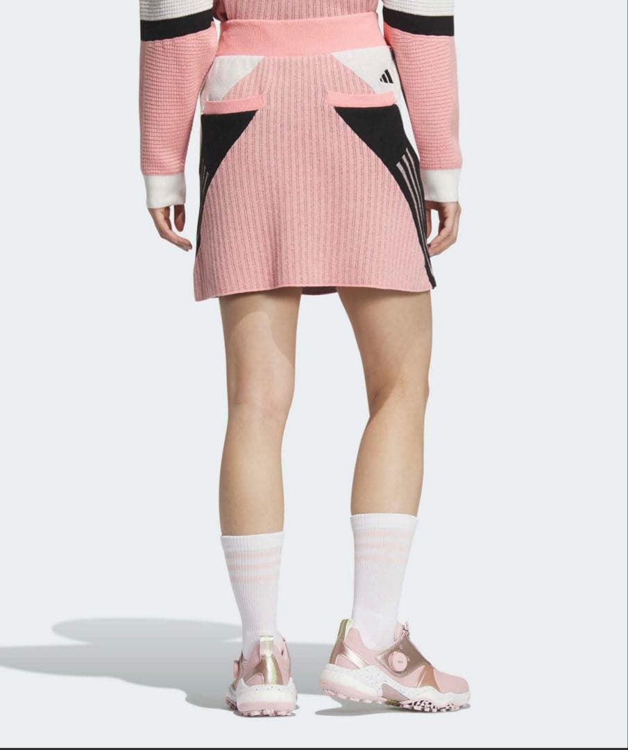 新品adidasゴルフスリーライン入りポロシャツ　アーカイブグラフィックスカート