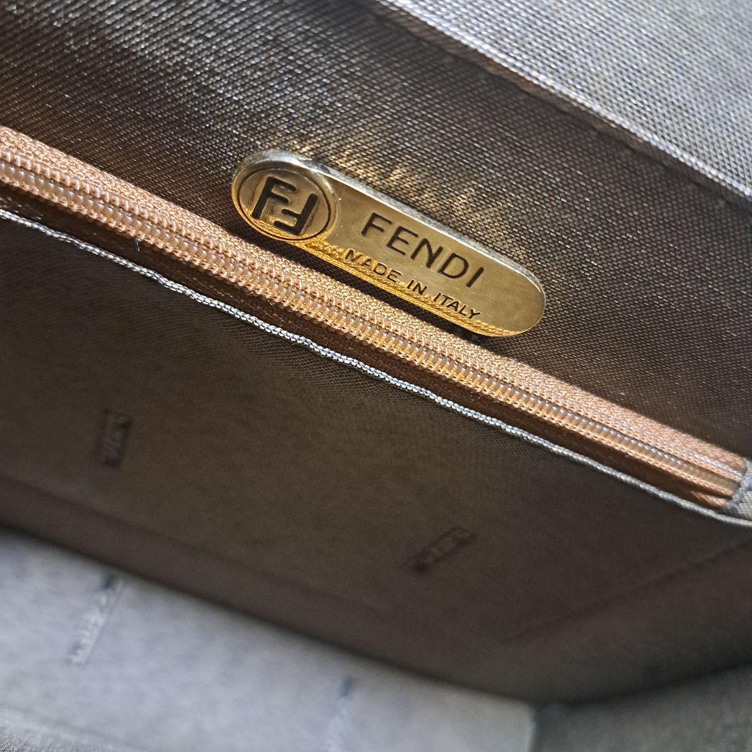 Fendi ロゴ ハンドバッグ ブラック