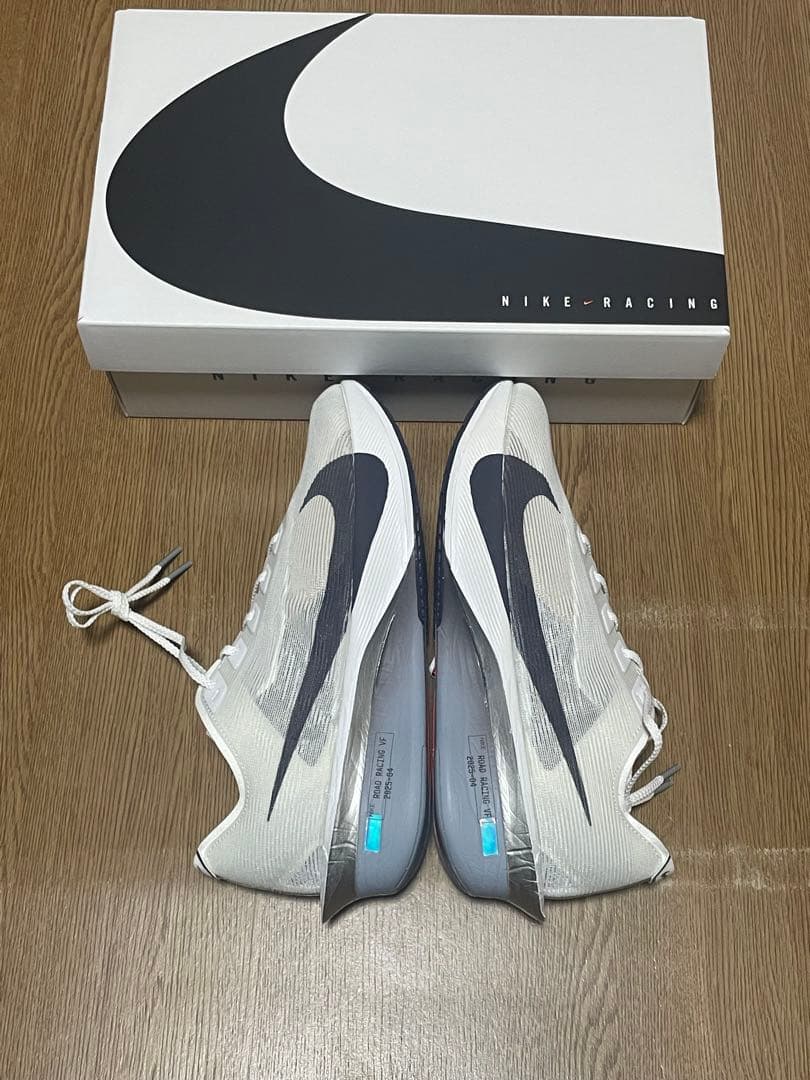 新品未使用Nike ヴェイパーフライ4￼ 25
