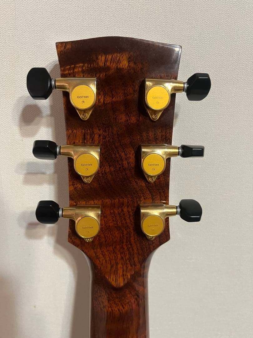 Thuận Guitar Custom Koa Model
