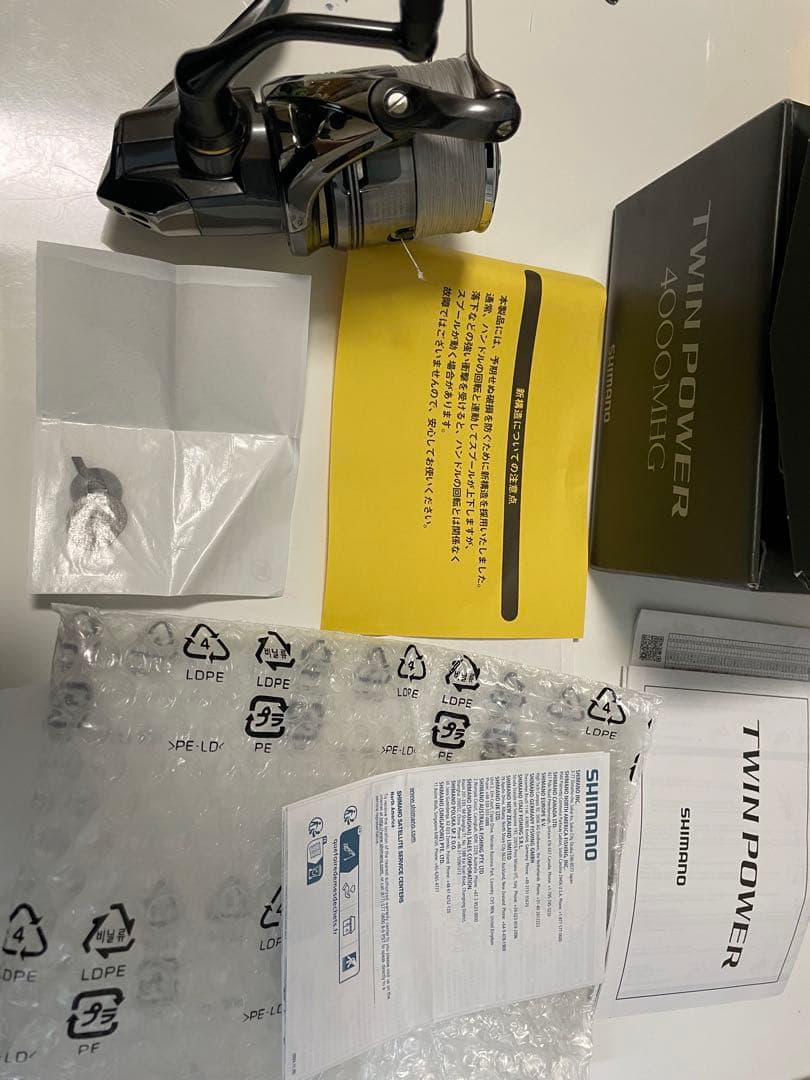 シマノ ツインパワー 4000MHG （ライン付き・付属品完備）