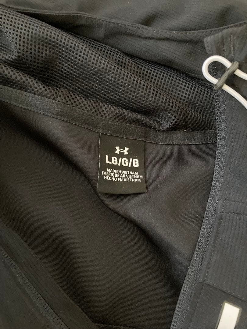 アンダーアーマー　ジップパーカー　BLK 1381339 新品　送料込みLG