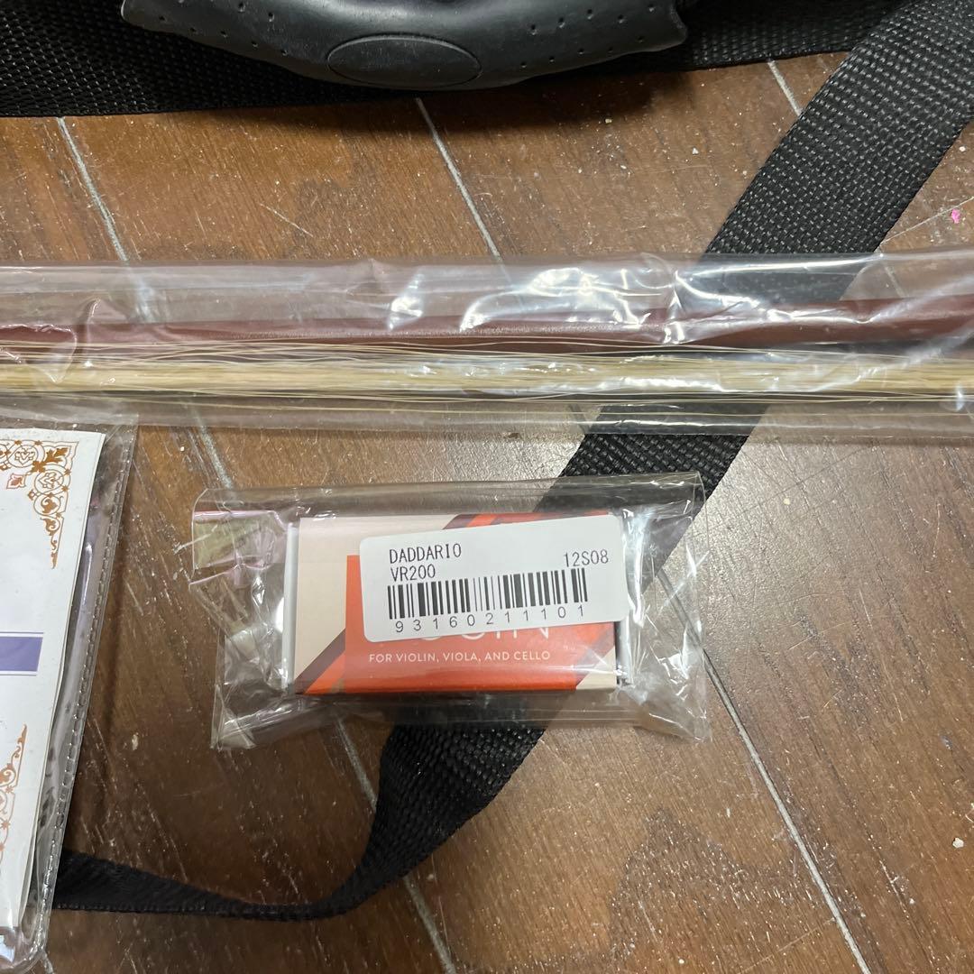 4/4サイズバイオリン ・弓・ケース付き　➕新品弓　新品松脂　新品バイオリン弦