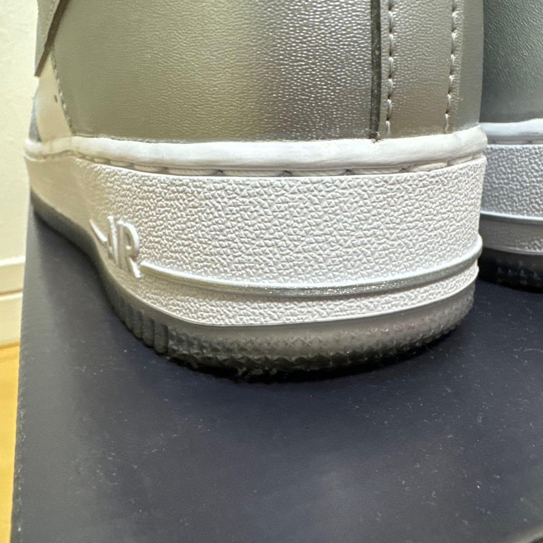 ナイキエアフォース1 メタリックシルバー　26cm