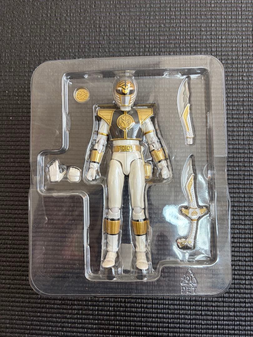 SHフィギュアーツ　キバレンジャー