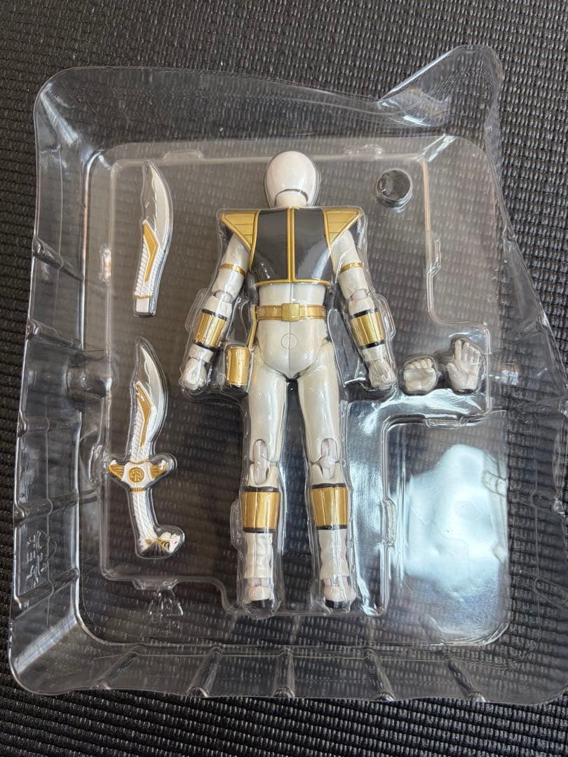 SHフィギュアーツ　キバレンジャー