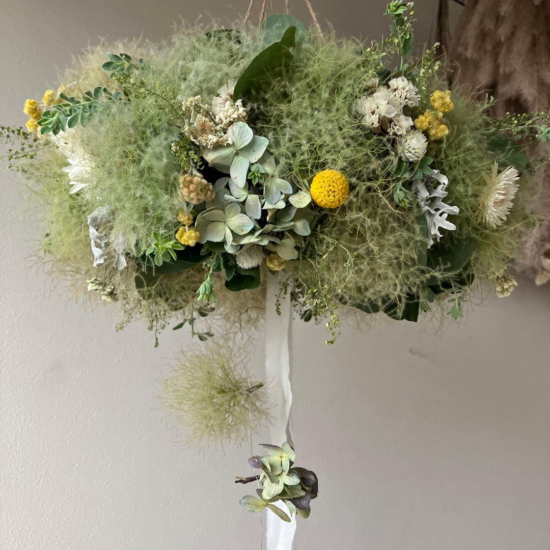 スモークツリー とイエローのフライングリースクラスペディア　貝細工　紫陽花