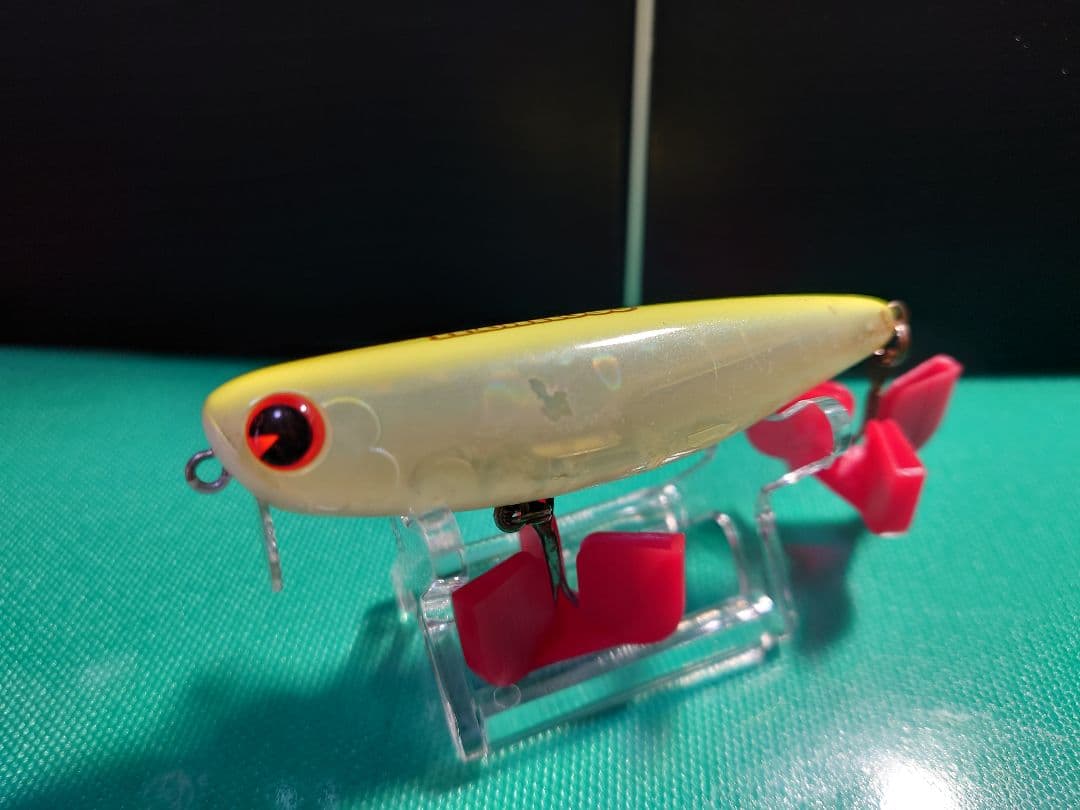 アイマ.シーバスルアーいろいろセット売り。１９コ