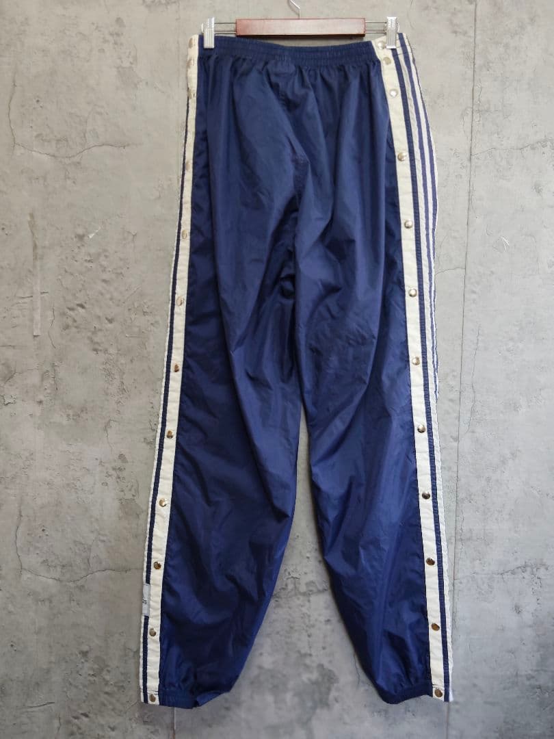 ヴィンテージ adidasナイロンパンツ　3本線　シャカシャカ　トラックパンツ