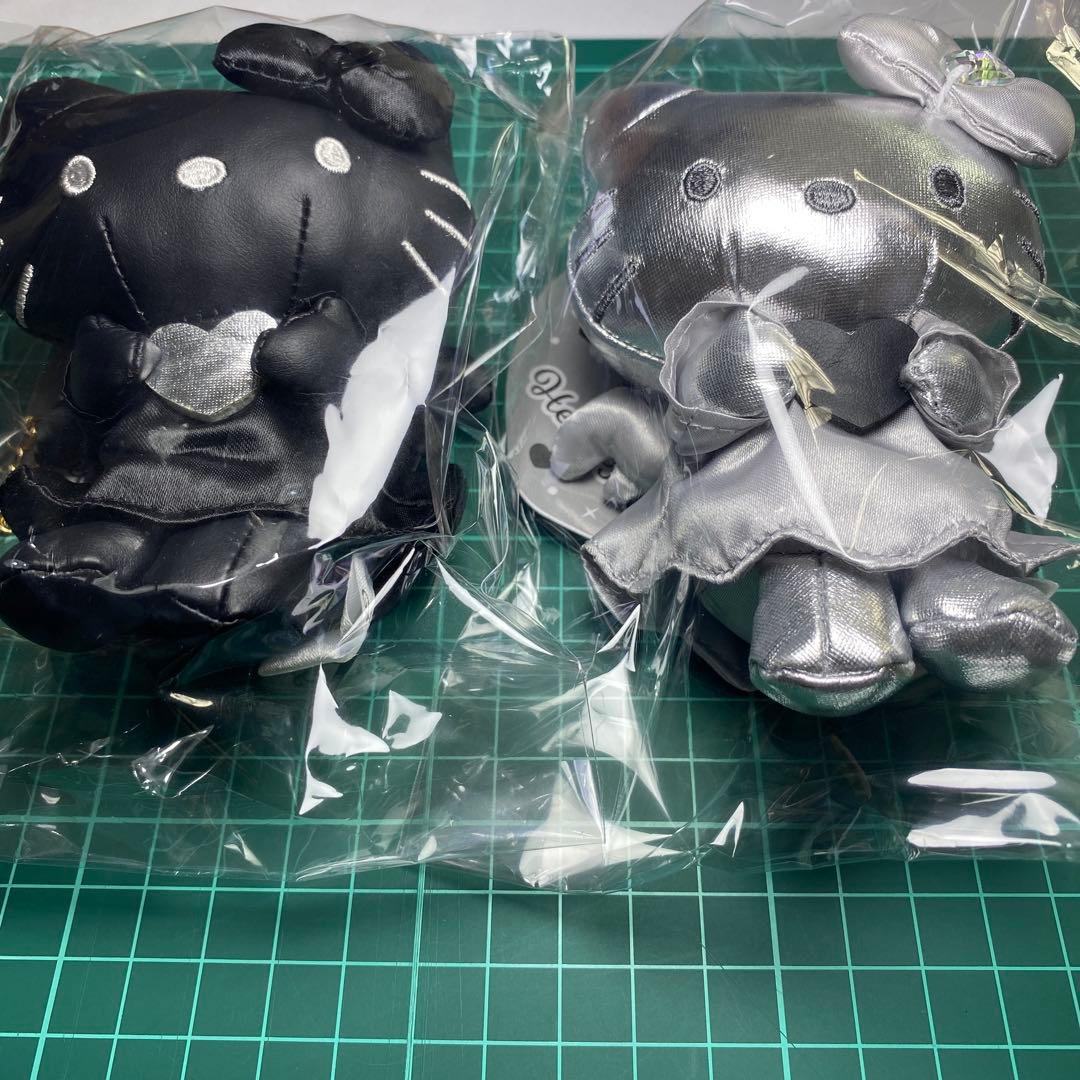 ハローキティ ぬいぐるみキーホルダー 黒と銀