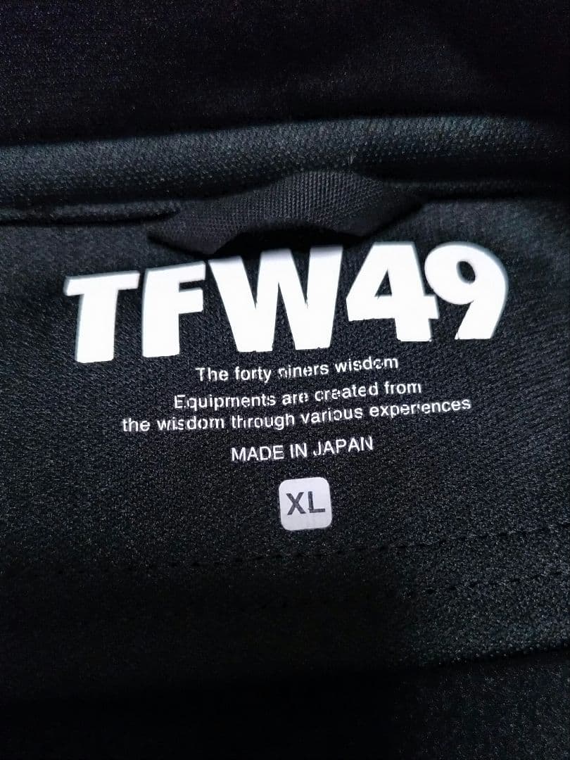 TFW49 プルオーバー パーカー　黒