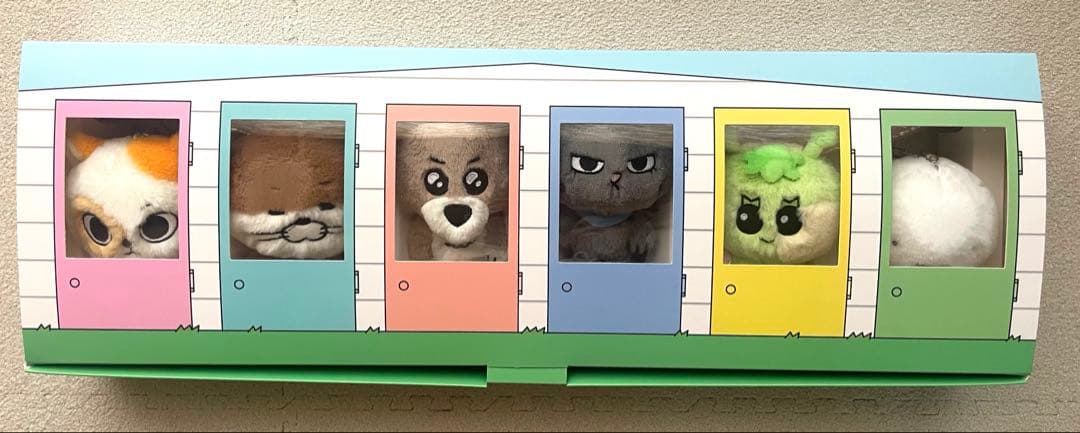 未使用　箱付き　プネクドキーリング　3点　証明写真　トレカ2枚セット　匿名配送