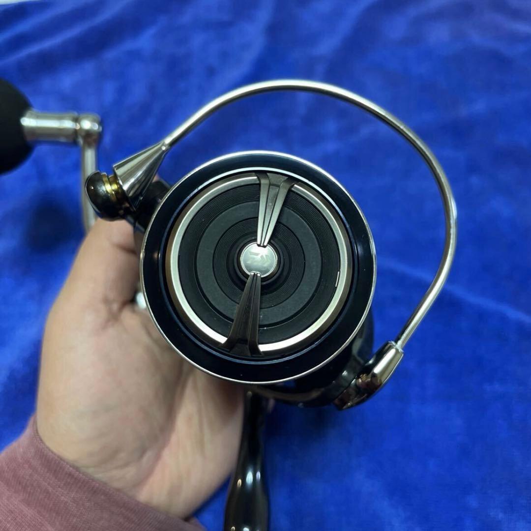 中古美品 ダイワ 21セルテートSW 5000-XH