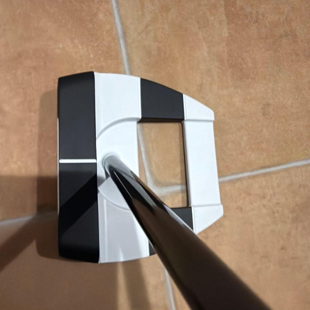 ODYSSEY Square 2 Square Jailbird パター