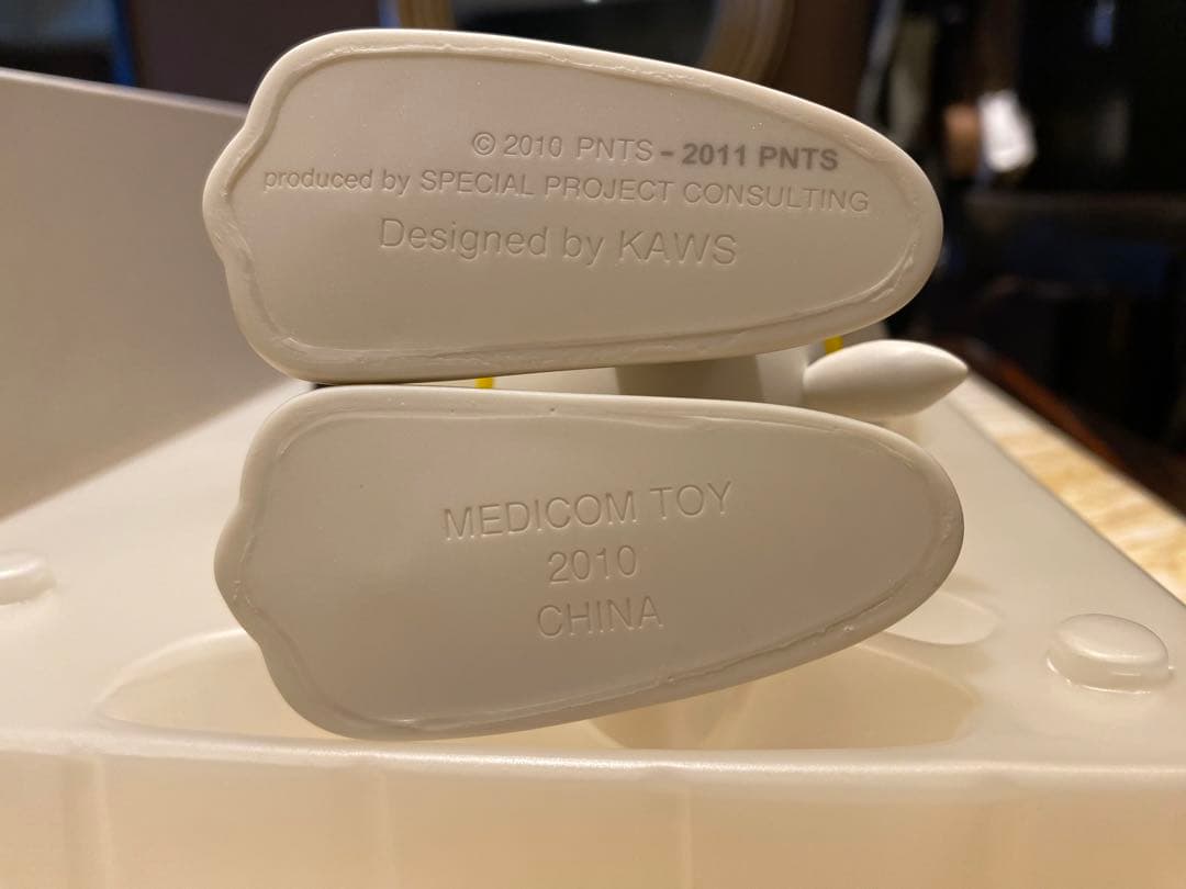 original fake KAWS MEDICOMTOY スヌーピー